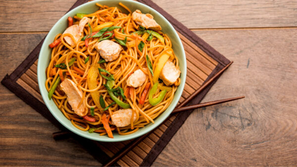 Egg Hakka Noodles