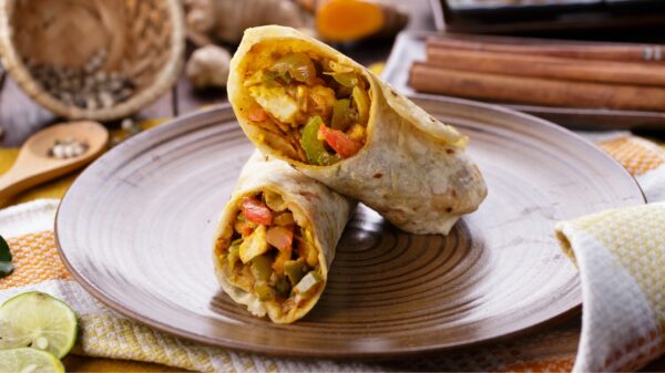 Special Achaari Chicken Roll